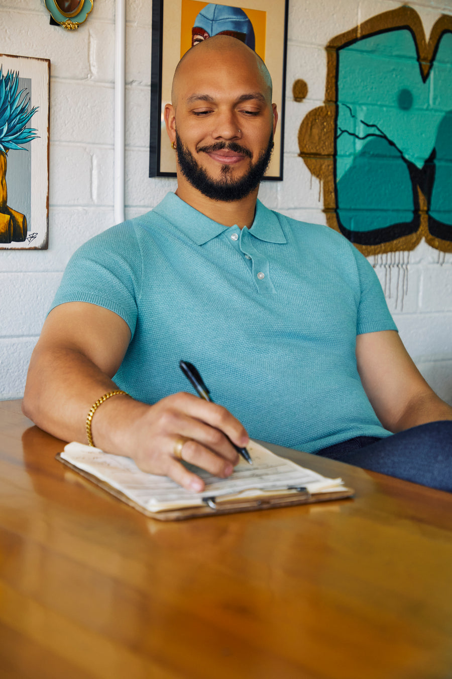 Man wearing Tech Linen Sweater Polo